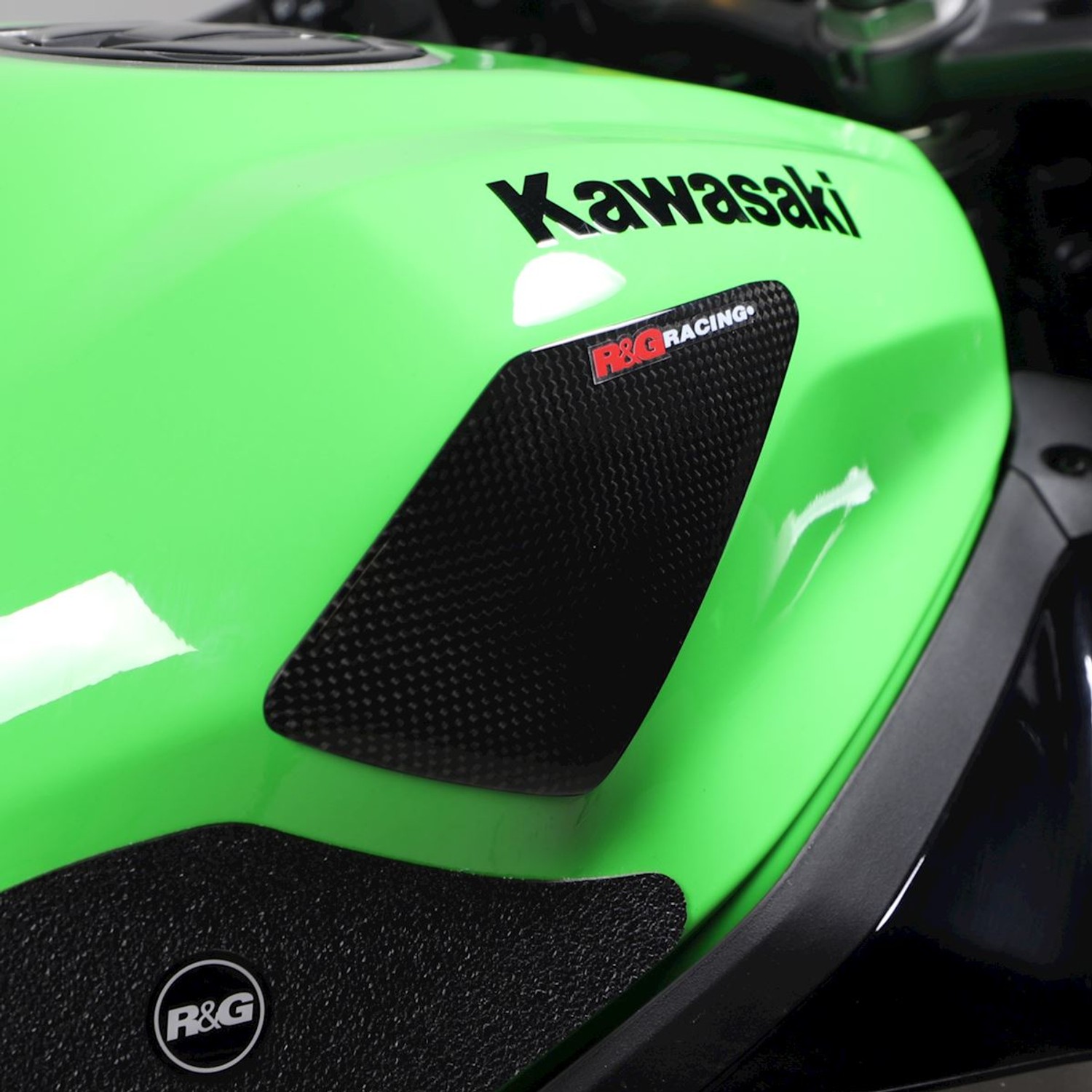 CGページ R&G Racing Tank Sliders for Kawasaki ZX-25R '20-'22